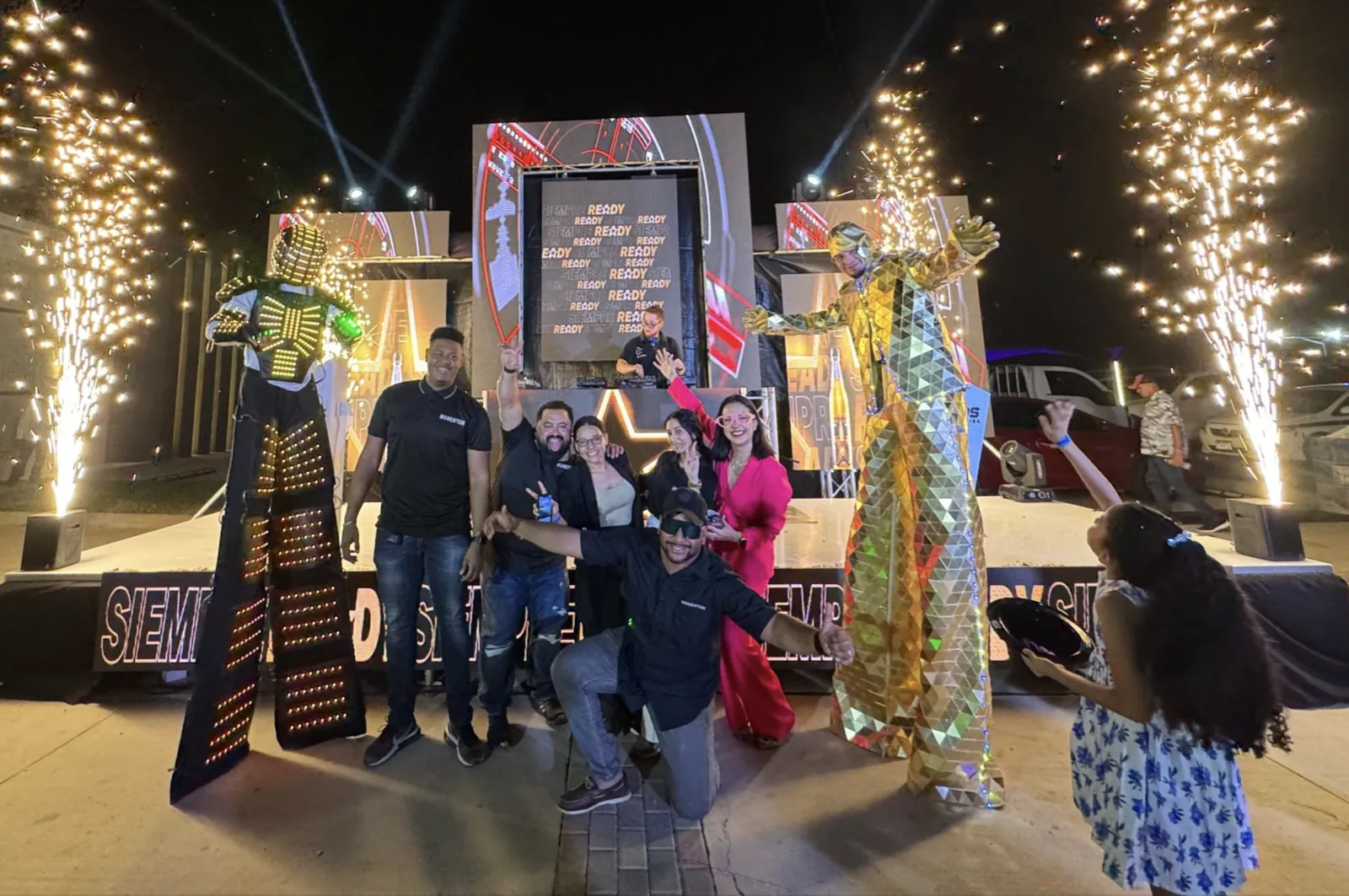 Apertura de Plaza Tecknos La Ceiba con pirotecnia fría
